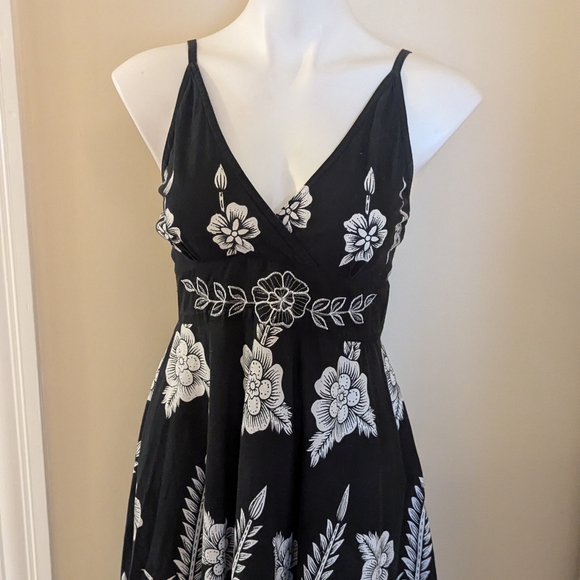 Y2K Uniti Casuals black and white Hawaiian print dress size M - Picture 4 of 8